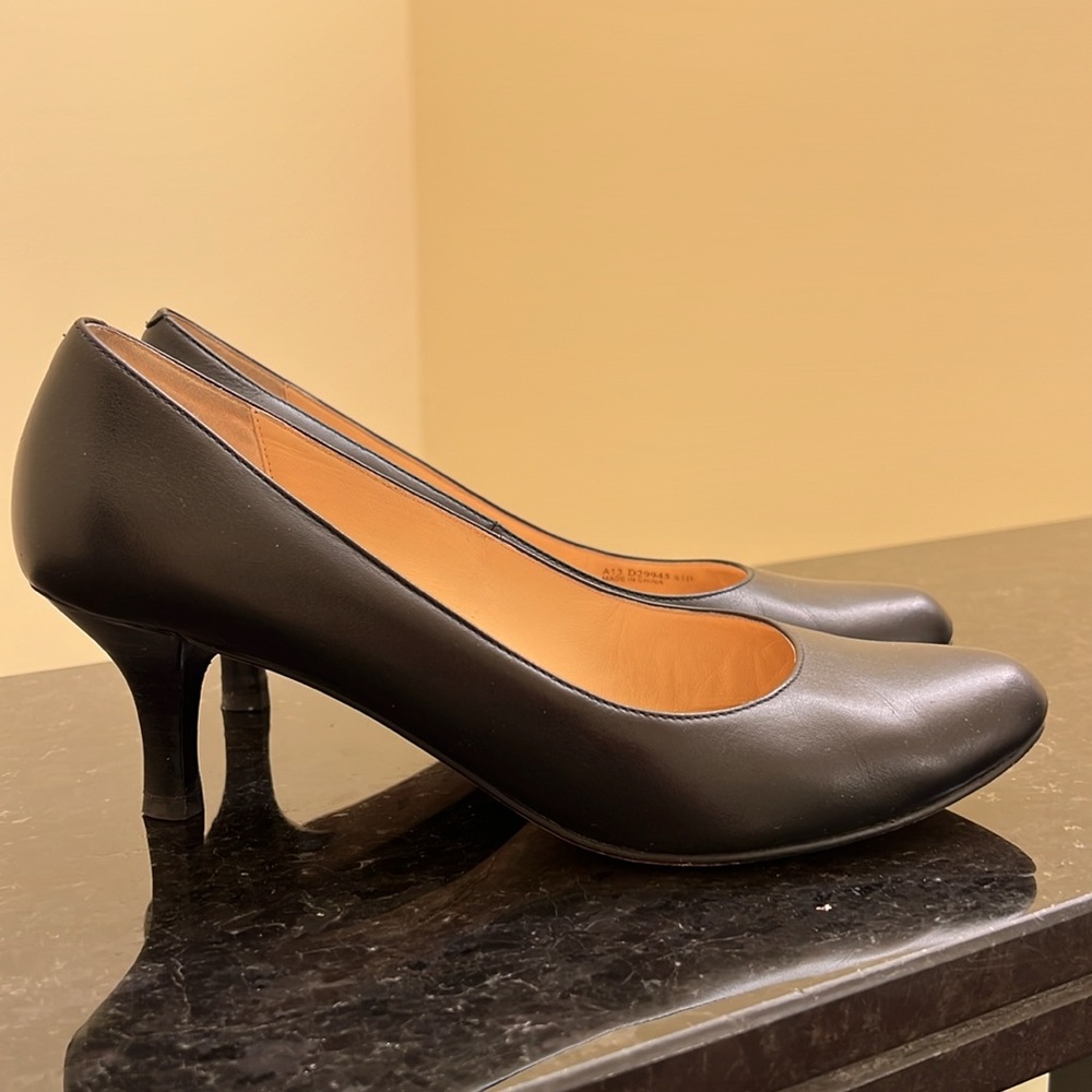 Cole Haan black pumps